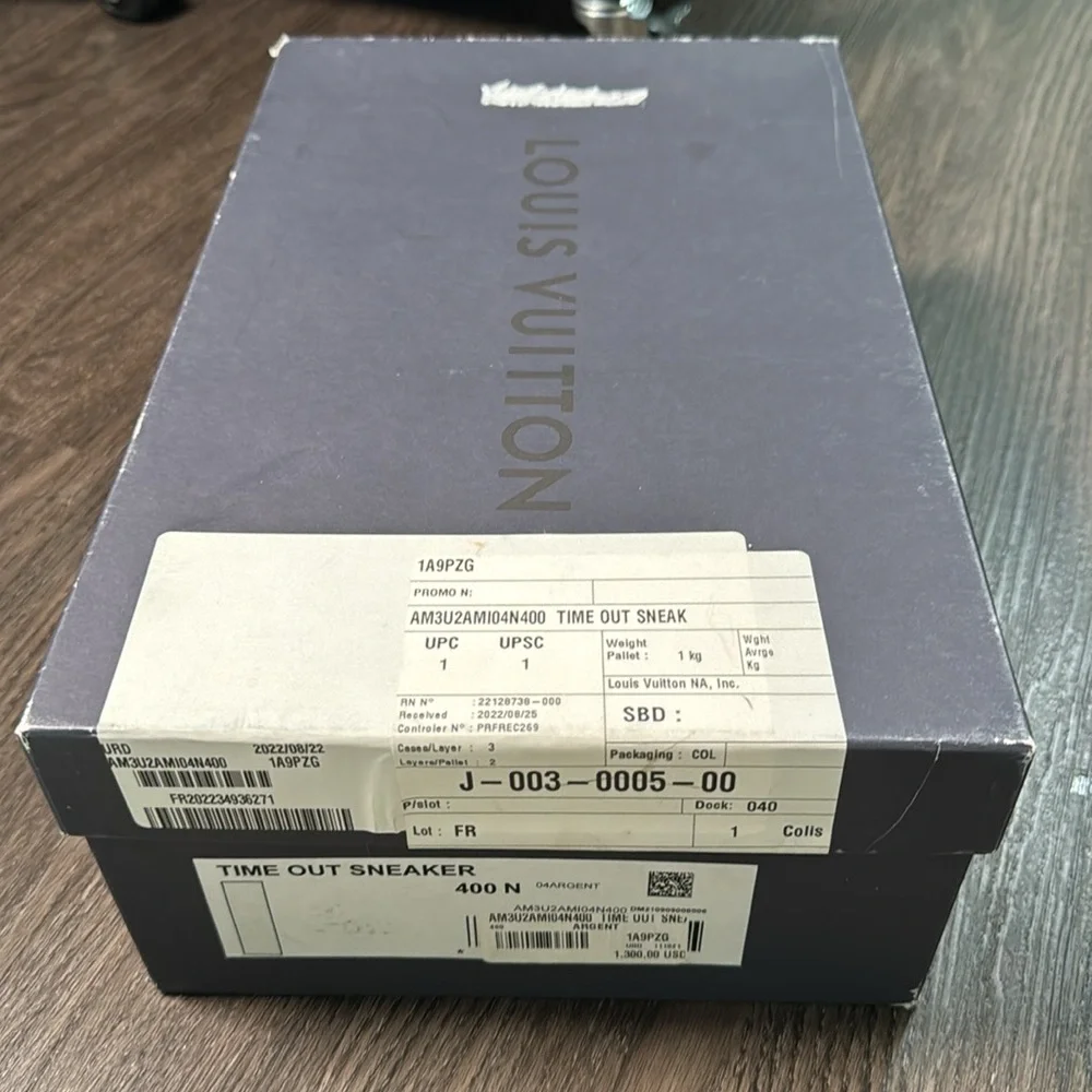 Louis Vuitton Time Out Sneaker and socks size 40 - Picture 7 of 7